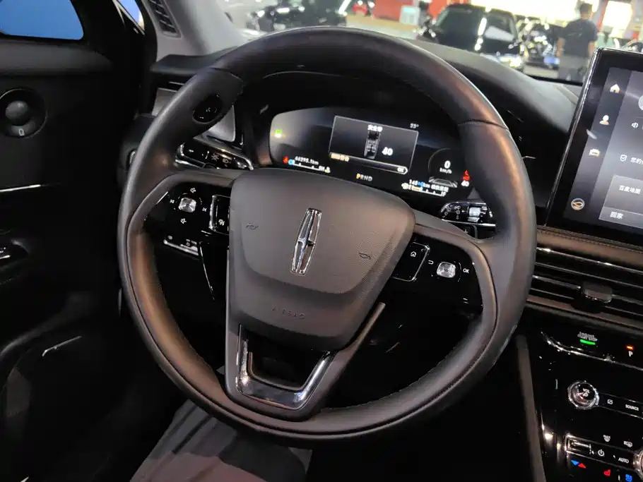 Lincoln Corsair Hybrid — миниатюра 15