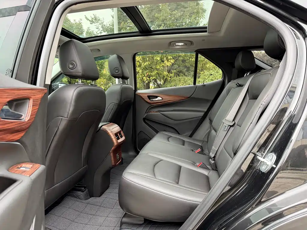 Chevrolet Equinox — миниатюра 10