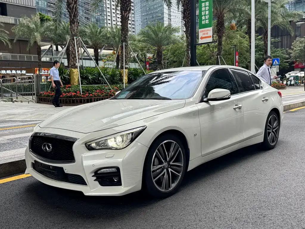 Infiniti Q50 2014 3.7L Luxury Sport
