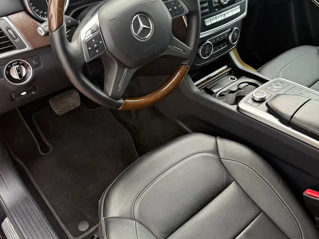 Mercedes-Benz GL-Class — миниатюра 6