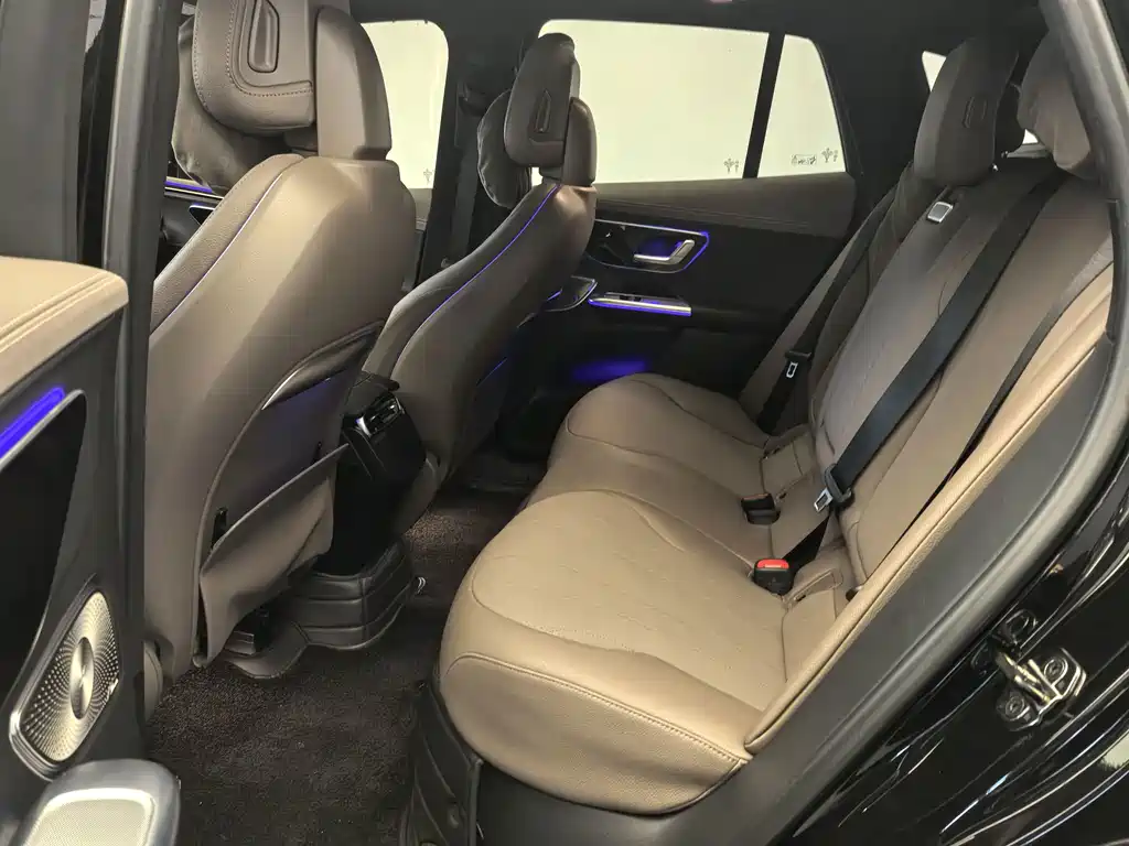 Mercedes-Benz EQE SUV — миниатюра 14