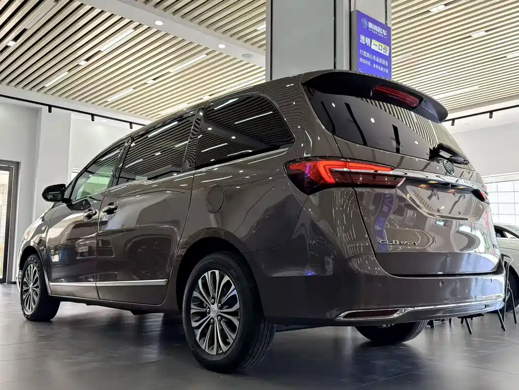 Buick GL8 — миниатюра 4