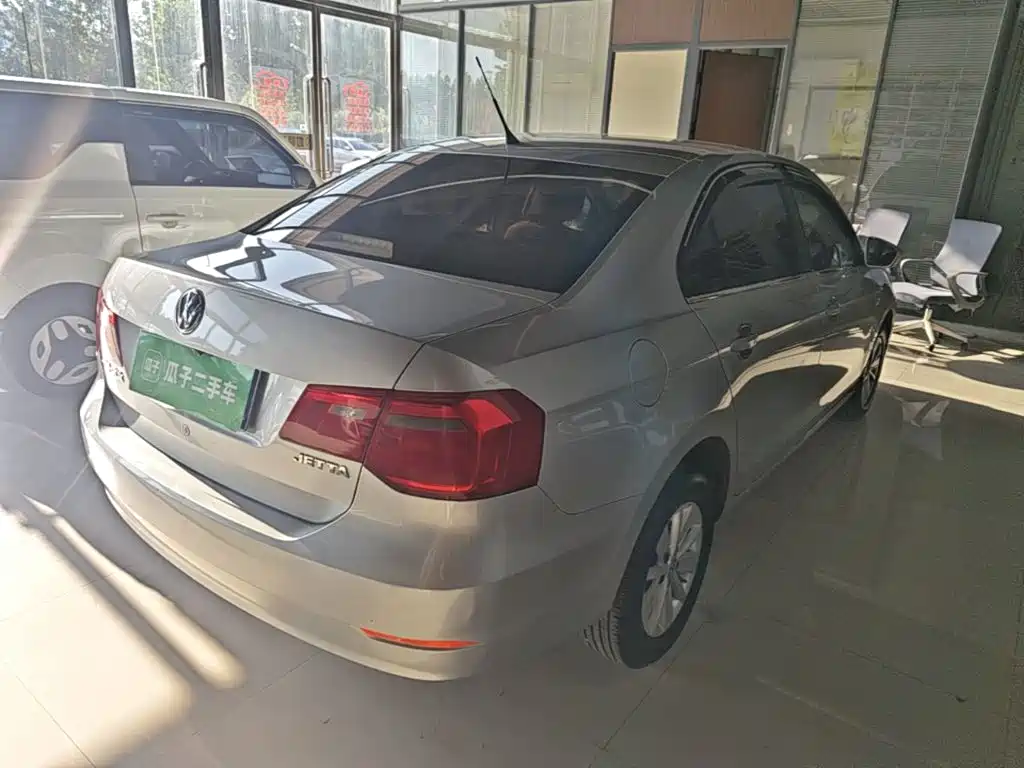 Volkswagen Jetta — миниатюра 7