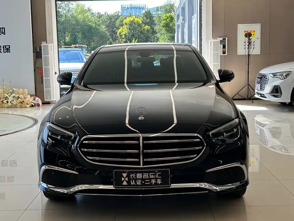 Mercedes-Benz E-Class — миниатюра 2