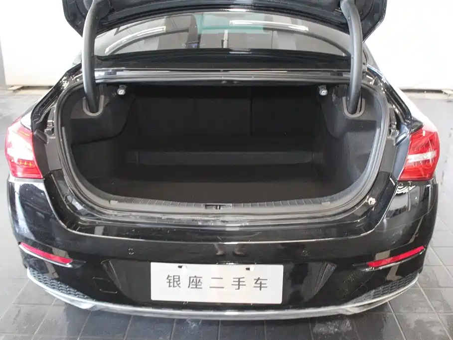 Hongqi H5 2020 1.8T AT
