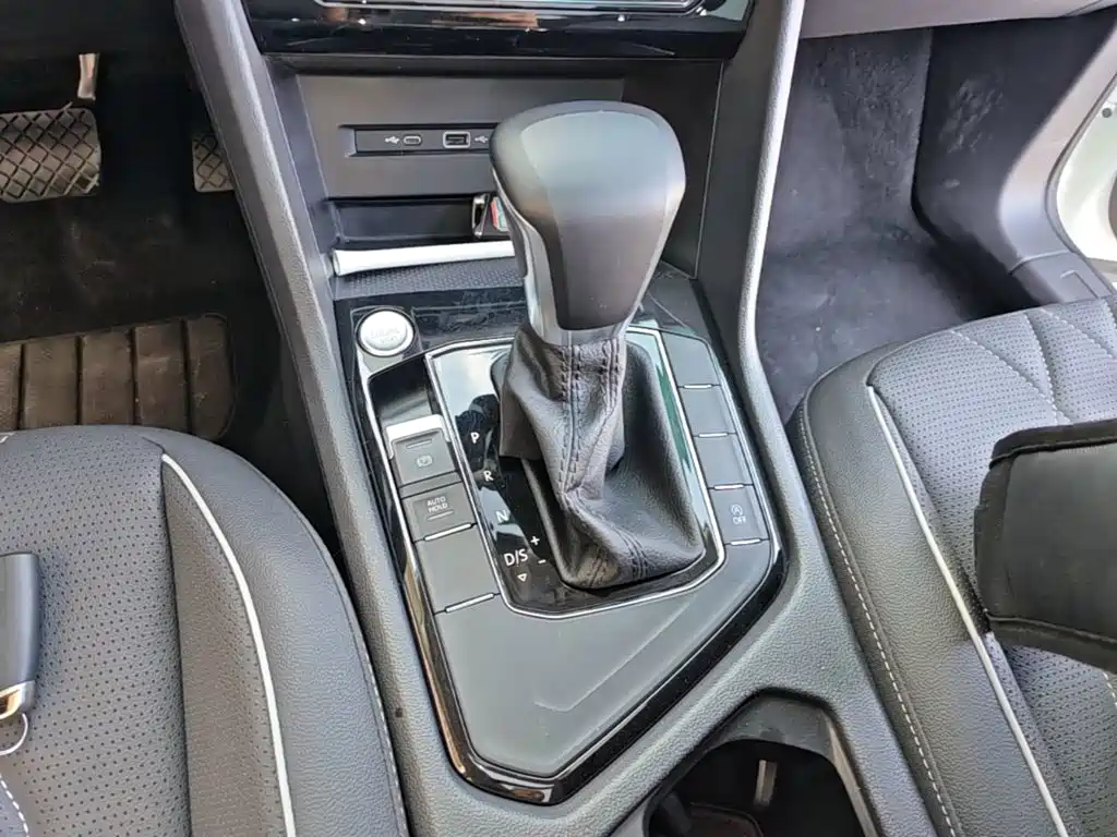 Volkswagen Tiguan L — миниатюра 14
