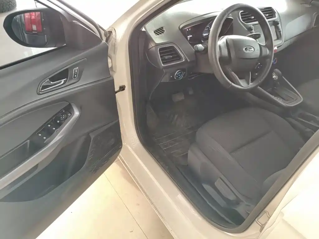 Ford Escort — миниатюра 16
