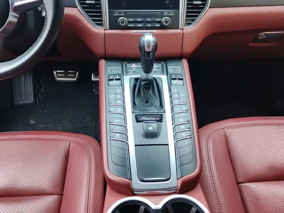 Porsche Macan — миниатюра 16