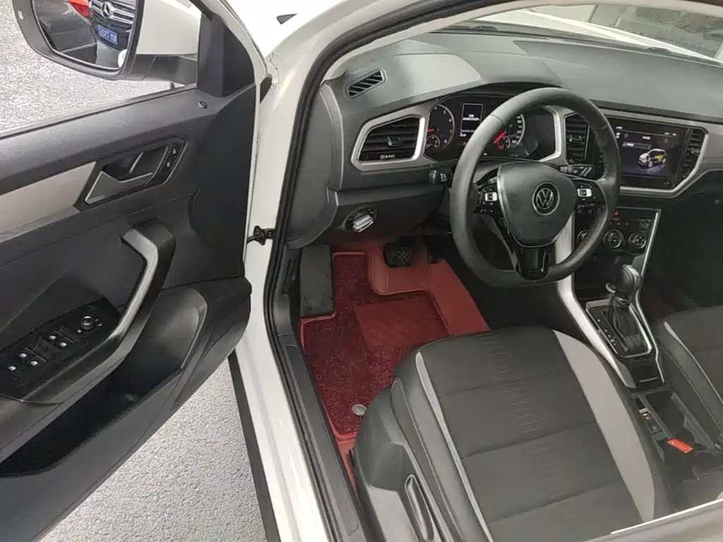 Volkswagen T-Roc — миниатюра 16