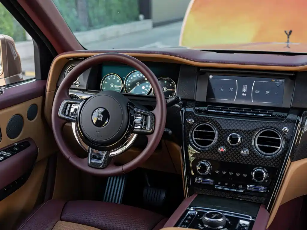 Rolls-Royce Cullinan — миниатюра 13