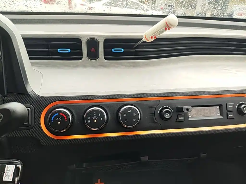 Wuling MINIEV — миниатюра 13