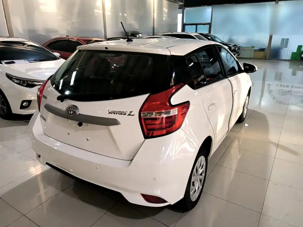 Toyota Yaris L — миниатюра 7