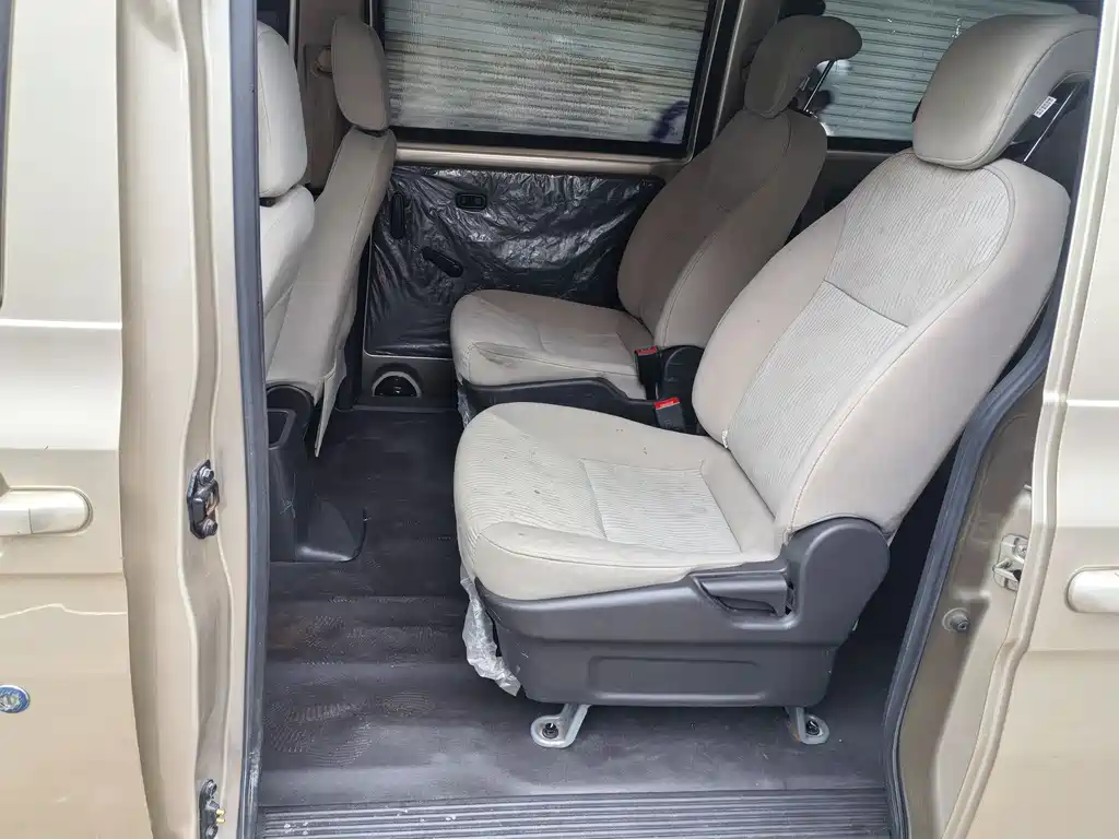 WULING WULING HONGGUANG V