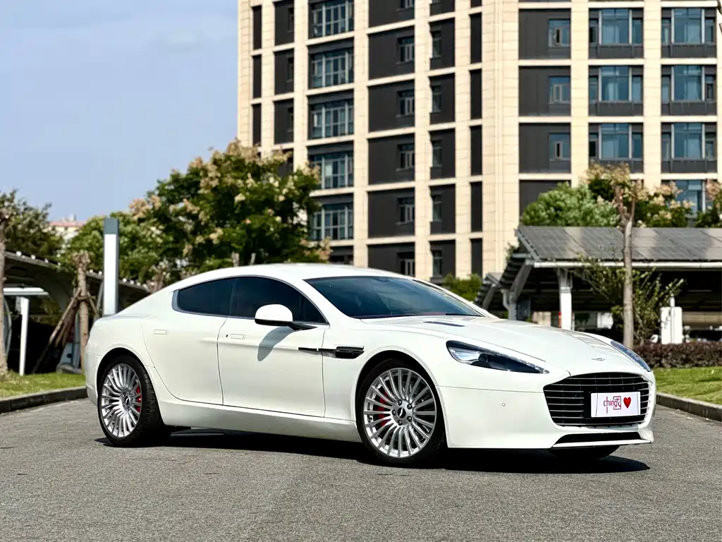 Aston Martin Rapide — миниатюра 3