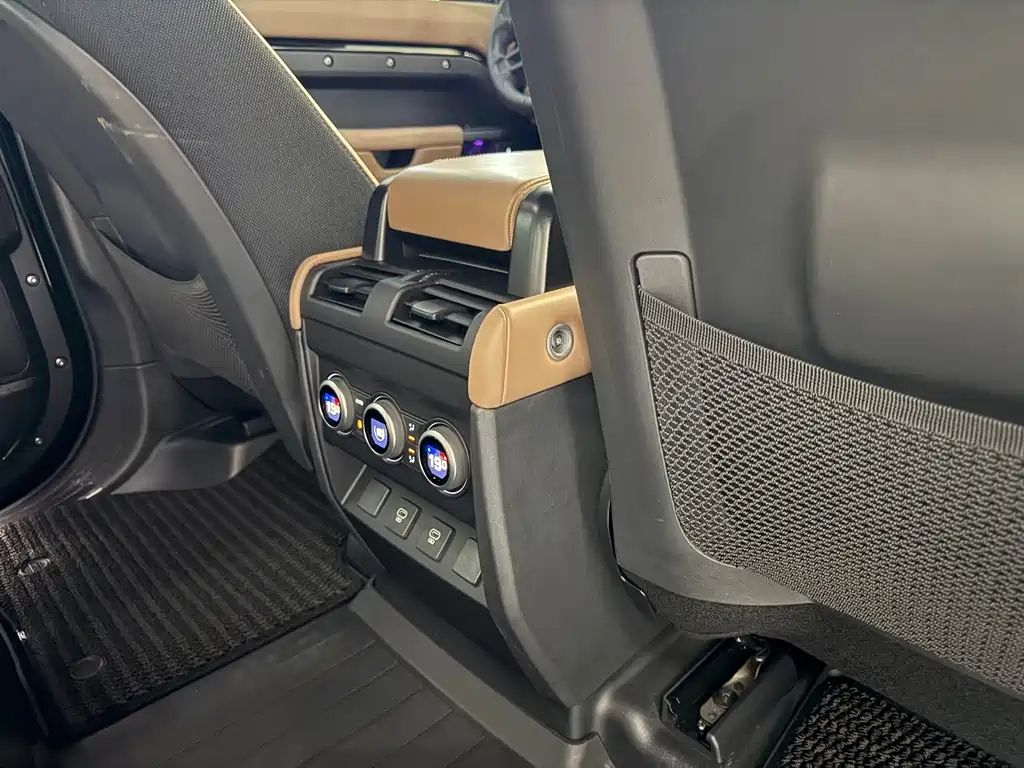 Land Rover Defender — миниатюра 11