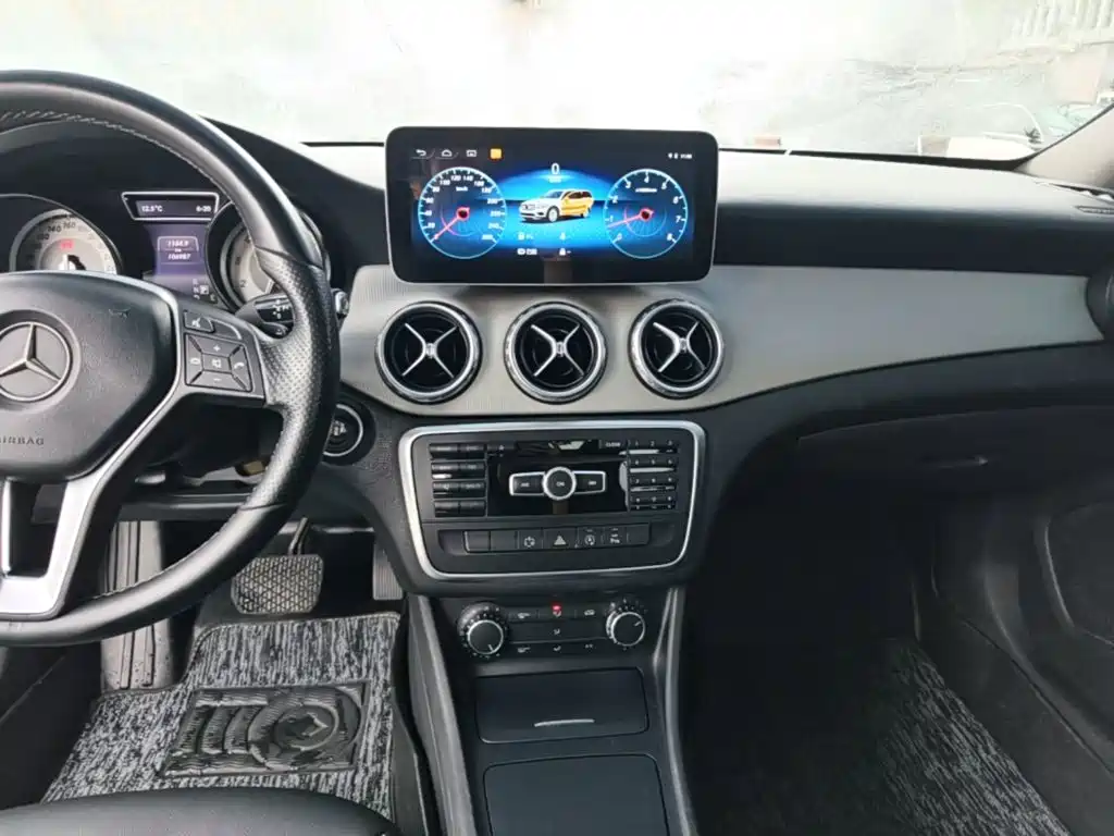 Mercedes-Benz GLA (Import) — миниатюра 13