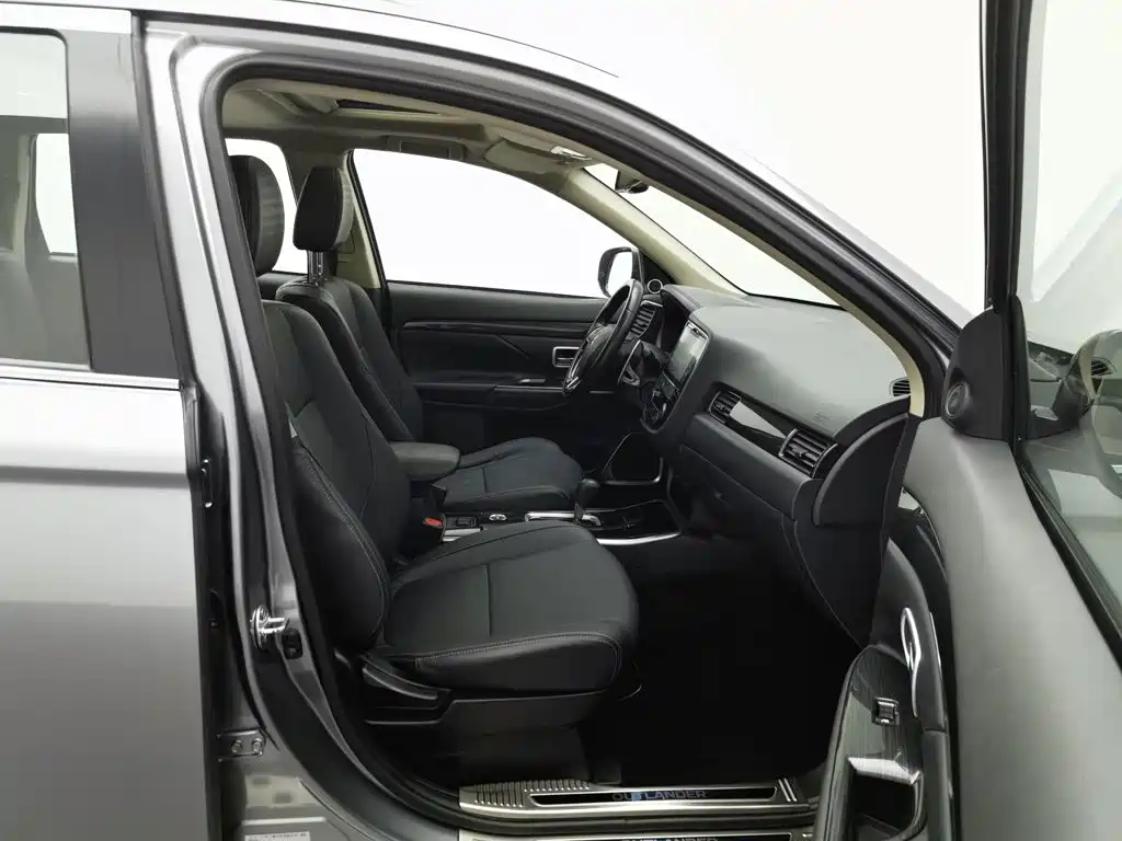 Mitsubishi Outlander — миниатюра 23