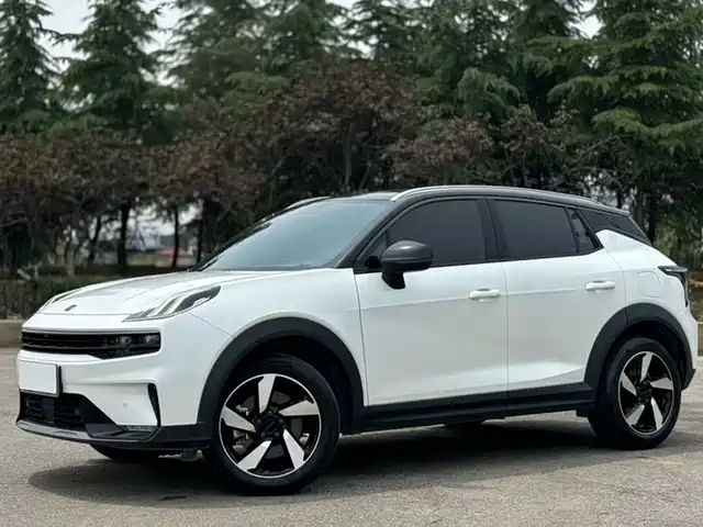 2021 Lynk & Co 06