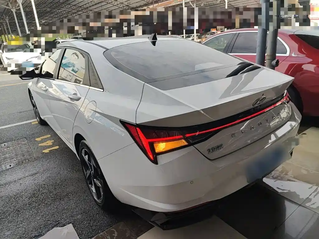 Hyundai Elantra — миниатюра 5
