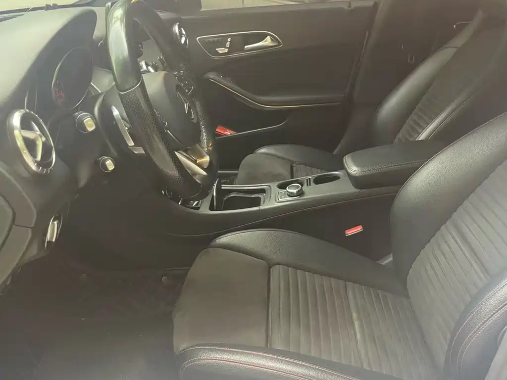 Mercedes-Benz CLA (Import) — миниатюра 4