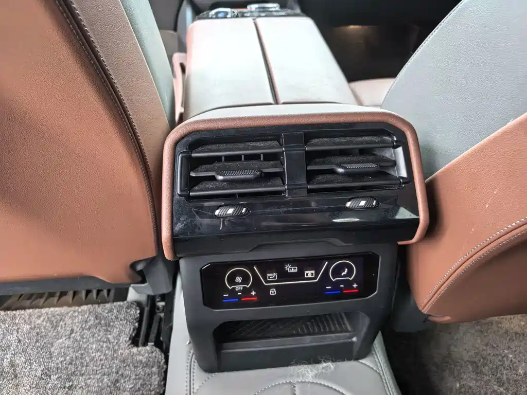 BMW i5 — миниатюра 8