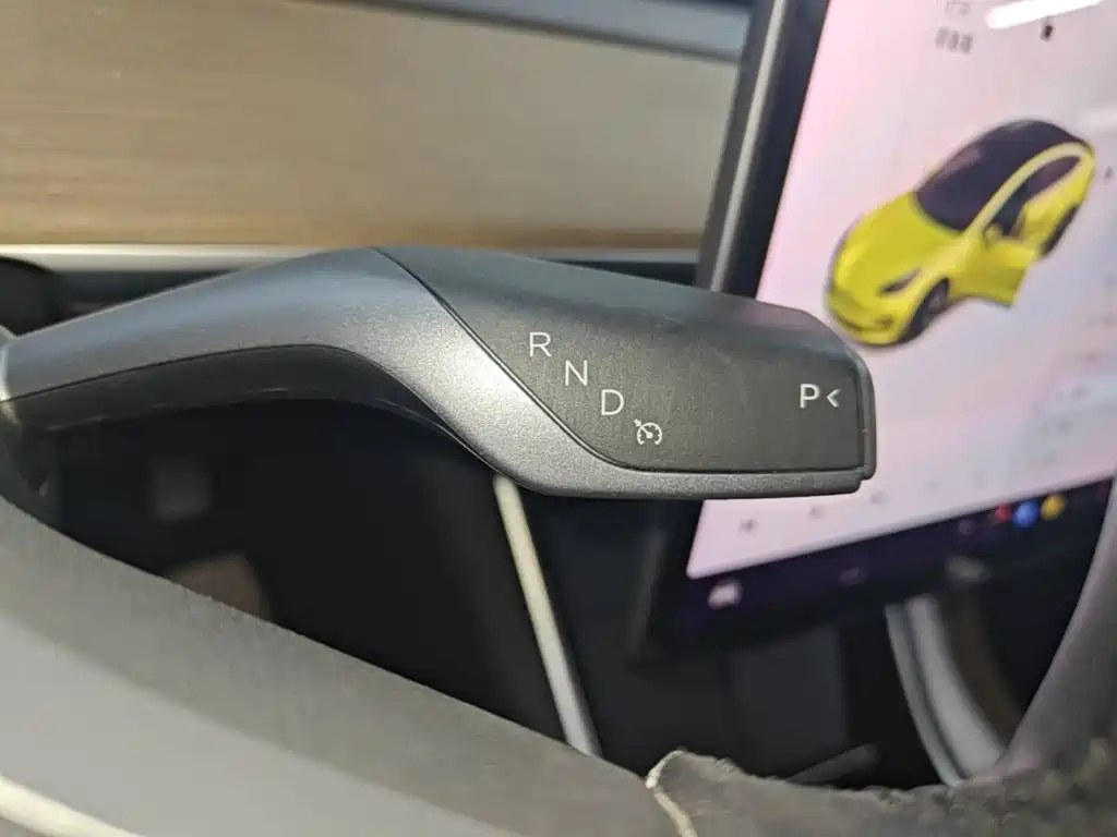 Tesla Model 3 — миниатюра 14