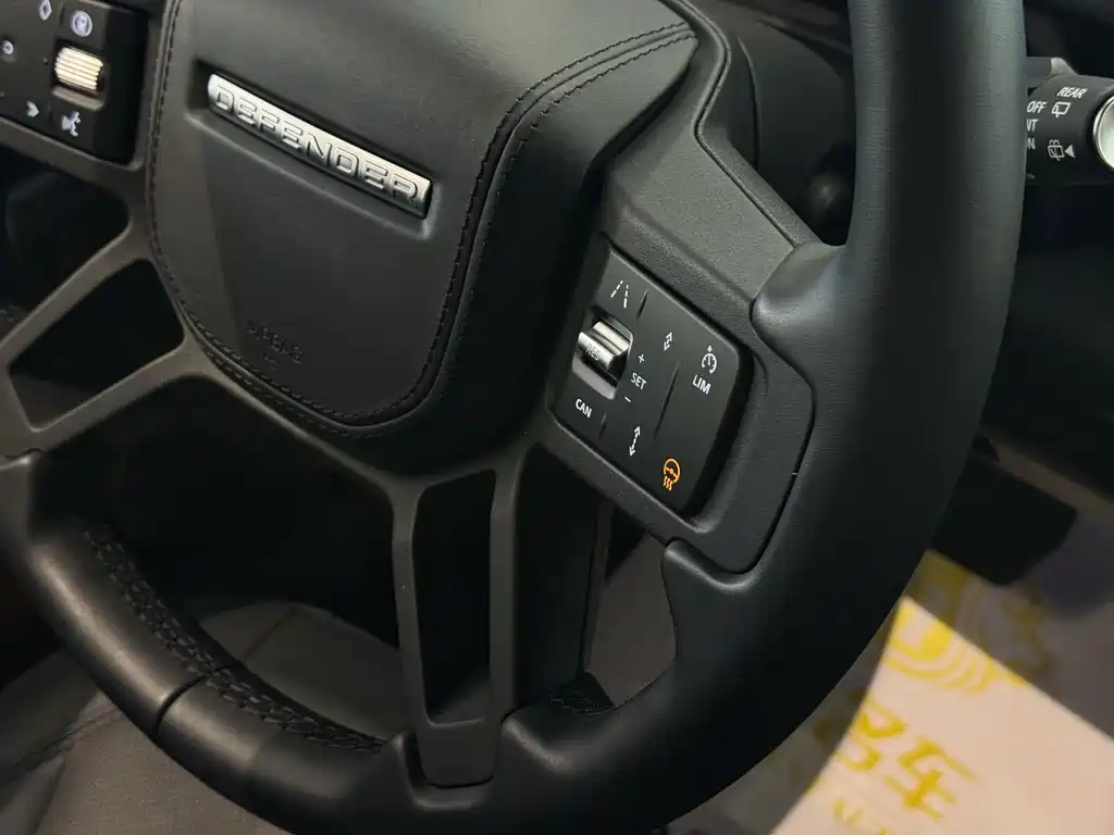 Land Rover Defender — миниатюра 19