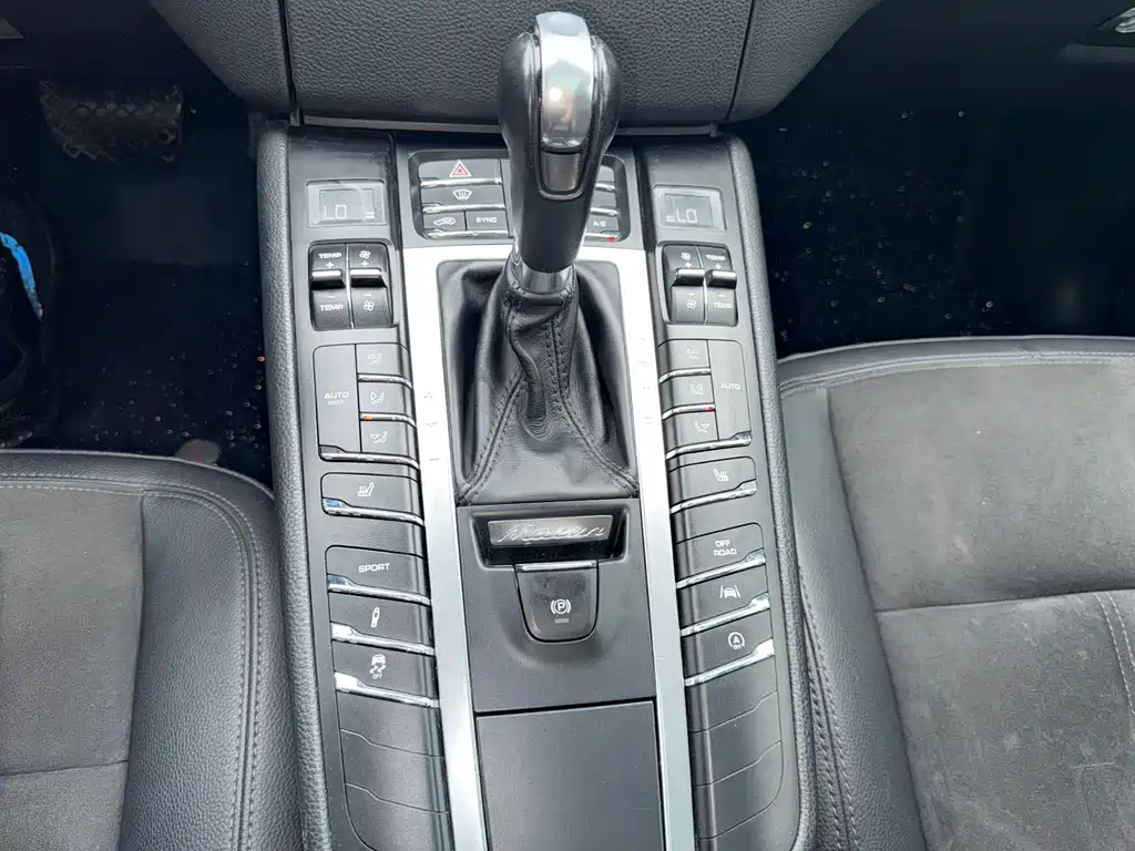 Porsche Macan — миниатюра 7