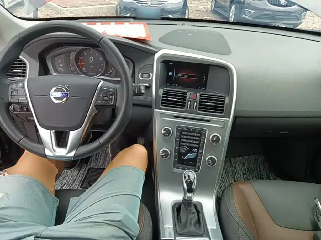 Volvo XC60 — миниатюра 10