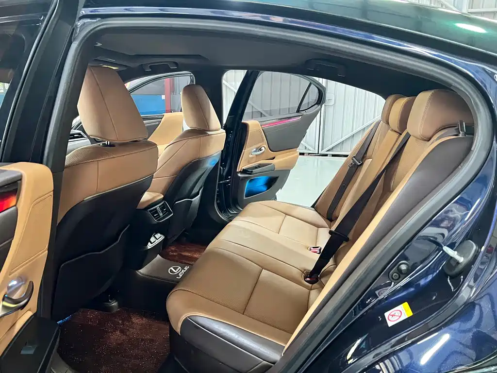 Lexus ES — миниатюра 6