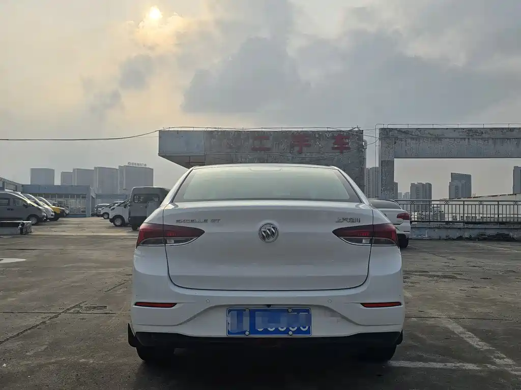 Buick Excelle — миниатюра 6
