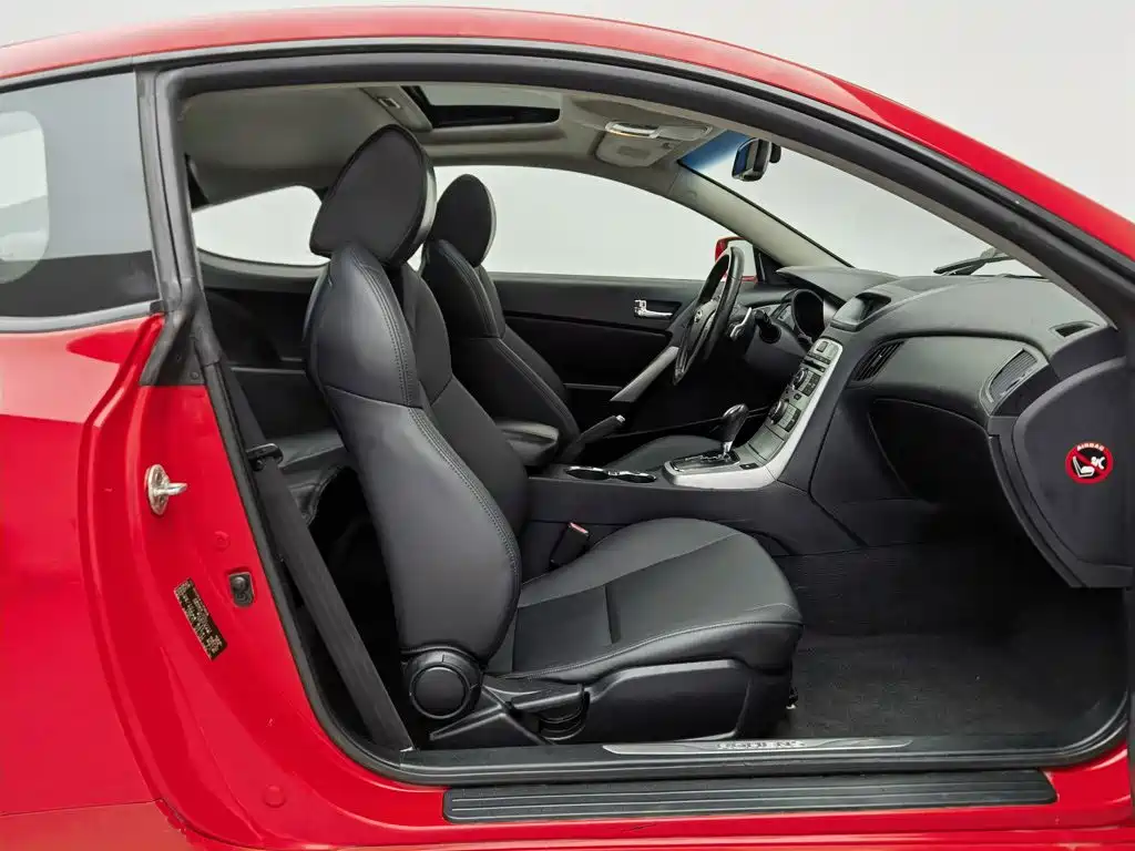 Hyundai Genesis Coupe — миниатюра 23