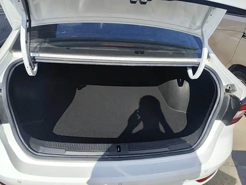 Roewe i5 — миниатюра 19