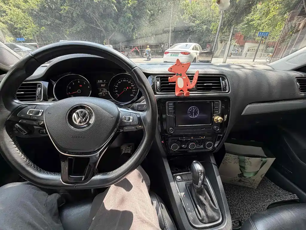 Volkswagen Sagitar — миниатюра 3