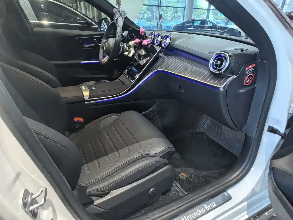 Mercedes-Benz C-Class — миниатюра 5