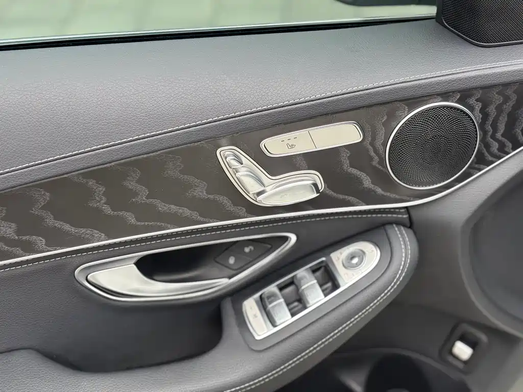 Mercedes-Benz C-Class — миниатюра 13
