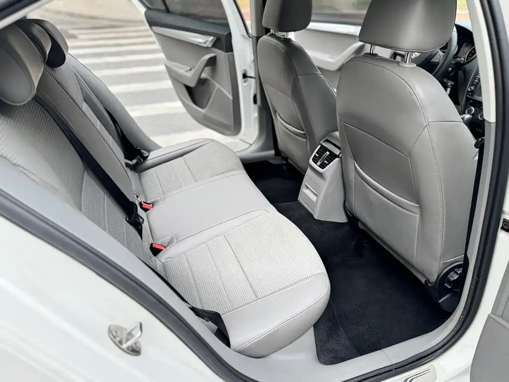 Skoda Octavia — миниатюра 11