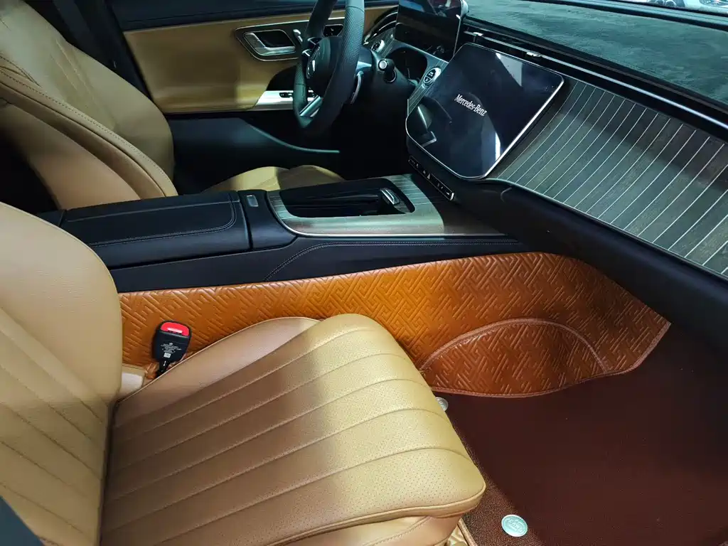 Mercedes-Benz E-Class — миниатюра 2