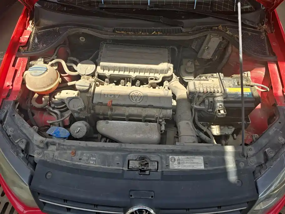 Volkswagen Polo 2011 1.4L MT