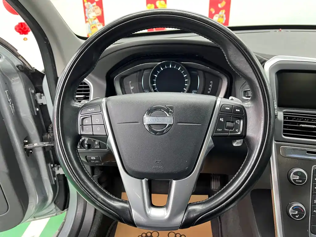 Volvo XC60 (Import) — миниатюра 12