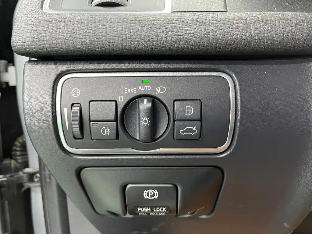 Volvo XC60 (Import) — миниатюра 18