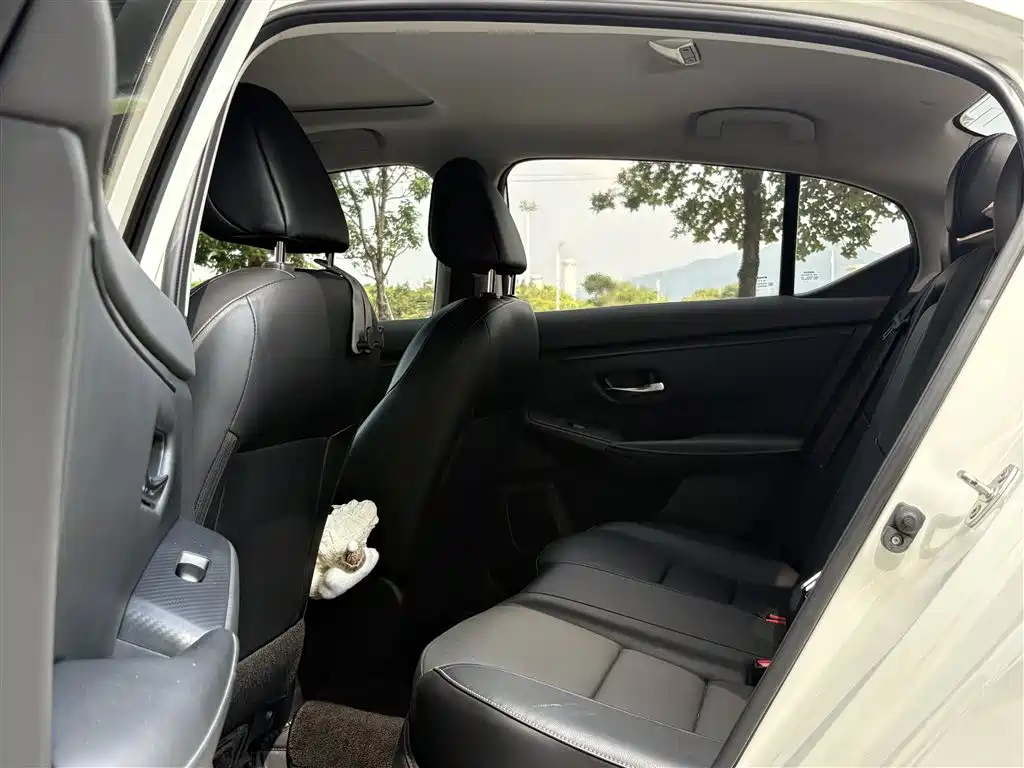 Nissan Sylphy — миниатюра 7