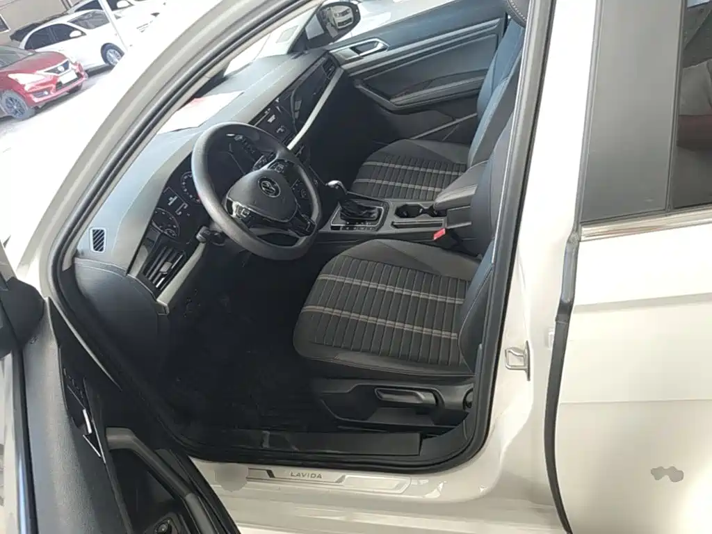 Volkswagen Lavida — миниатюра 15