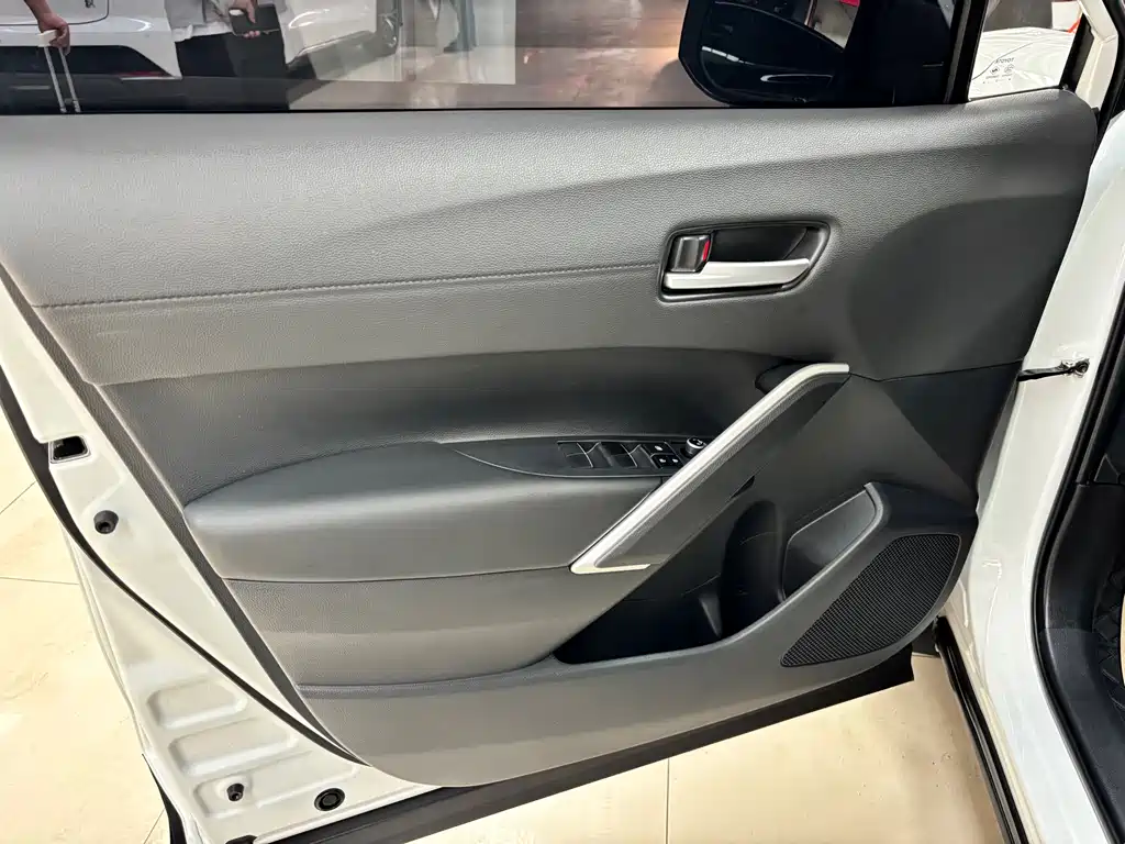 Toyota Frontlander — миниатюра 6