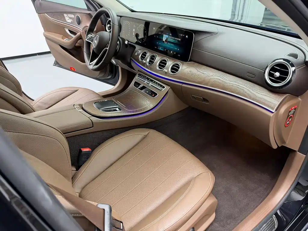 Mercedes-Benz E-Class — миниатюра 8