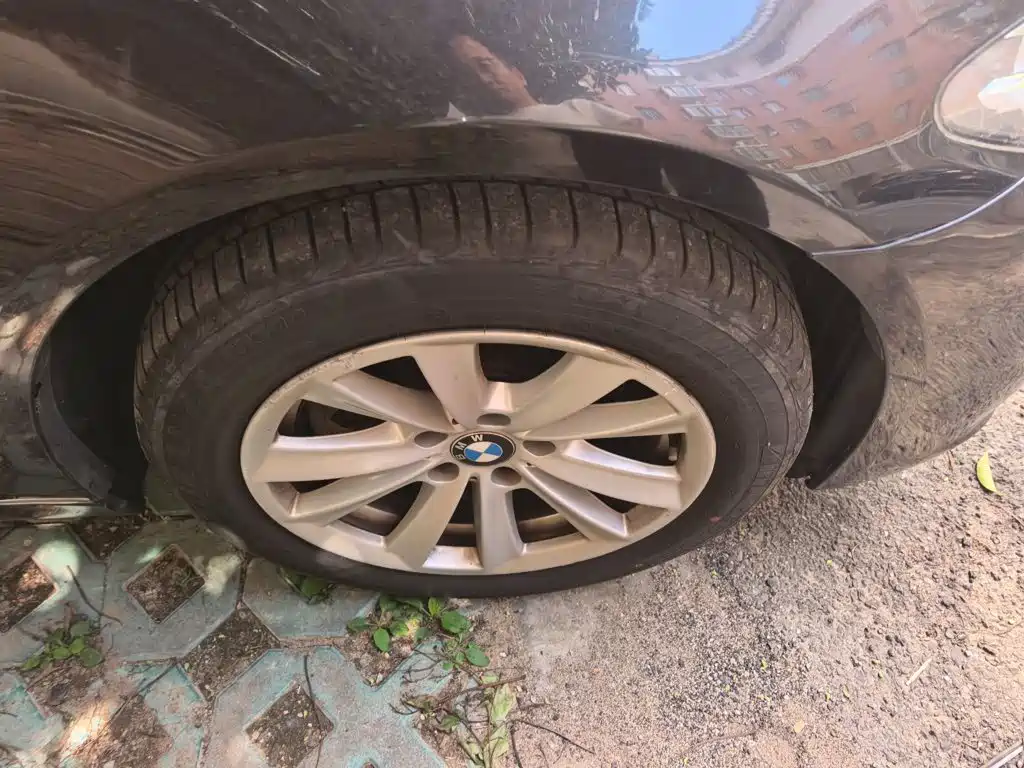 BMW 5 Series — миниатюра 24