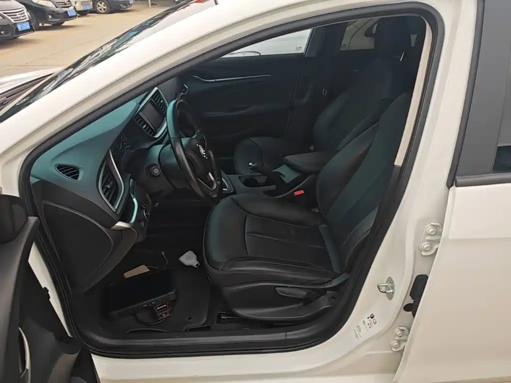 Buick Excelle — миниатюра 15