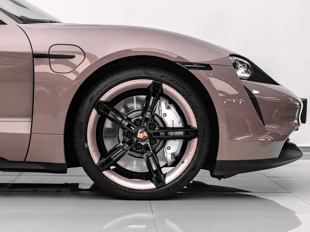 Porsche Taycan — миниатюра 12