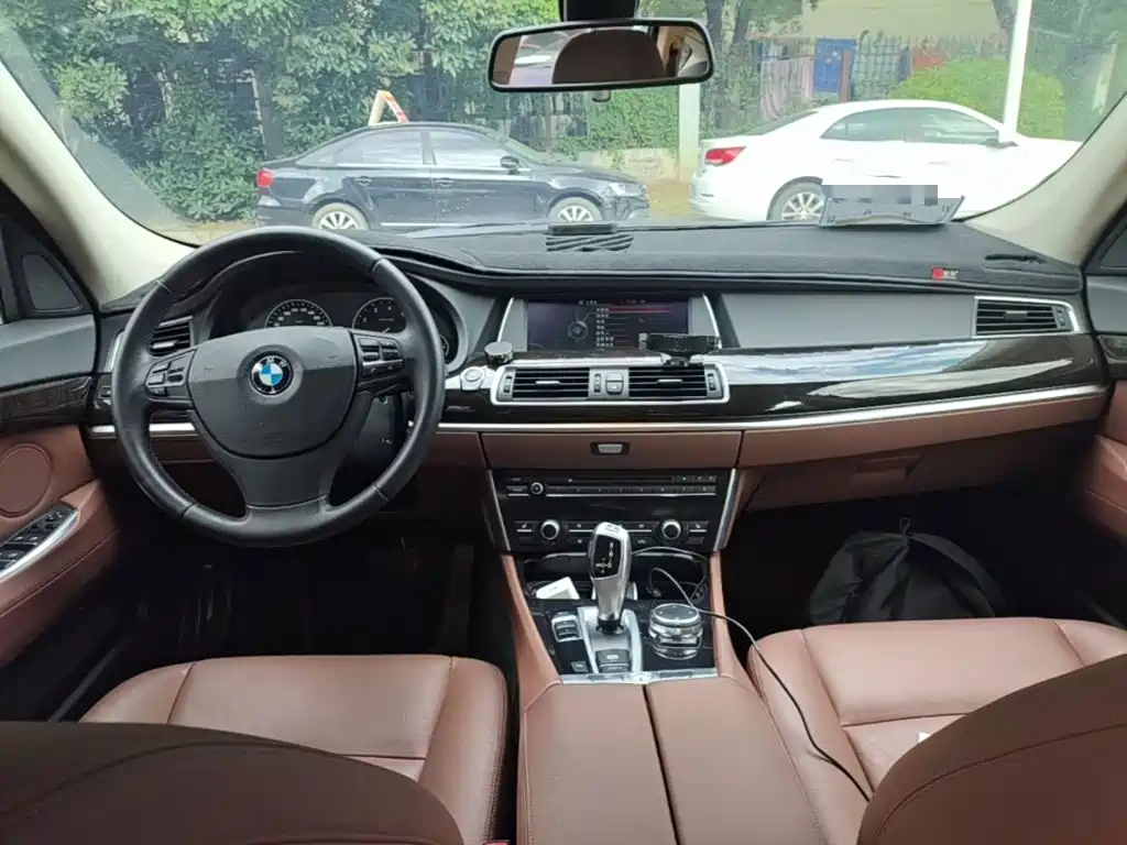 BMW 5 Series GT — миниатюра 10
