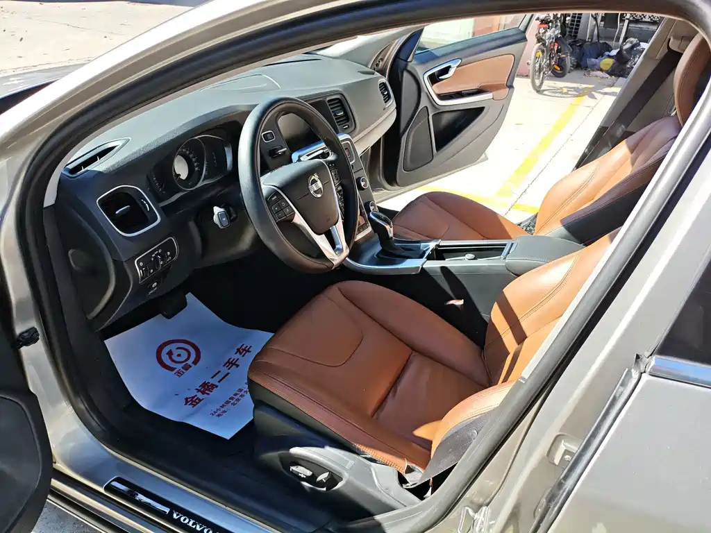 Volvo S60 — миниатюра 8
